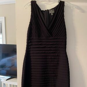 Adrianna Papell black pleated v-neck knee length dress size 8